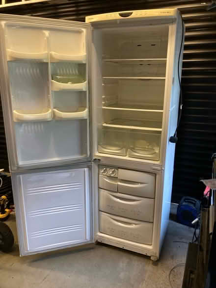 Photo of free Double height Samsung fridgefreezer (Central Leighton Buzzard LU73) #2