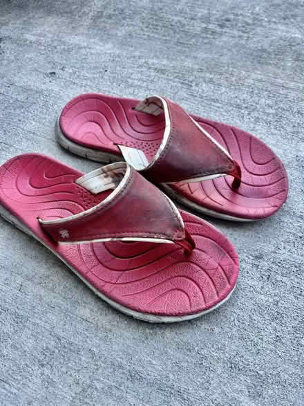 Photo of free flip flops for kids (Lawrence Expwy & Monroe Street) #1