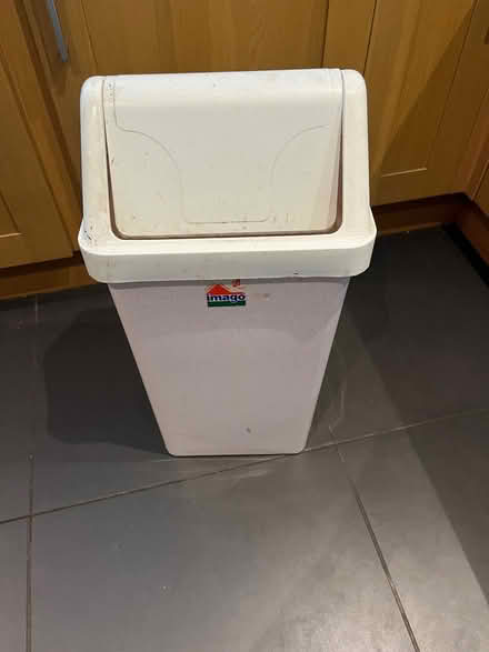 Photo of free Plastic bin (Wollaton NG8) #1