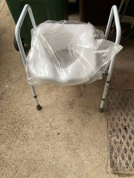 Photo of free Raised toilet seat and handles (Loughborough LE11) #1