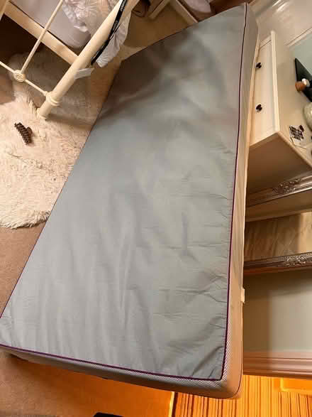 Photo of free Single mattress never used (TW16 Sunbury) #1