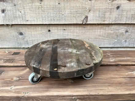 Photo of free Pot stand on casters WR5 (Red Hill WR5) #1