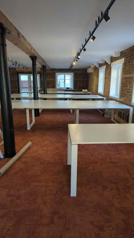 Photo of free 3 desks and partitions (SE1) #2