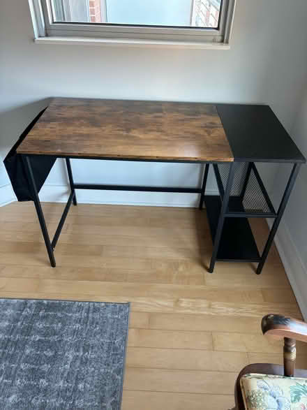 Photo of free Office desk (Harbor East) #1