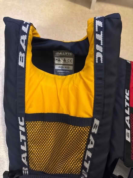 Photo of free Junior 40KG+ buoyancy aids/life jackets (Crowthorne RG45) #4