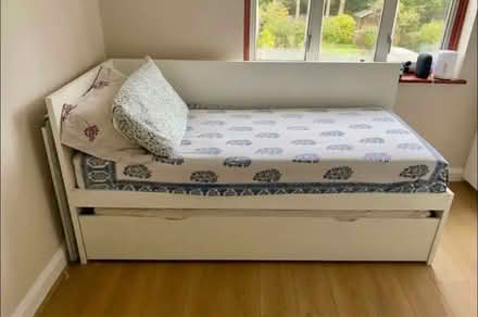 Photo of free Single trundle bed (Raynes Park SW20) #2