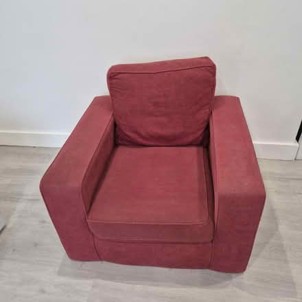 Photo of free Red armchair (SE15) #2