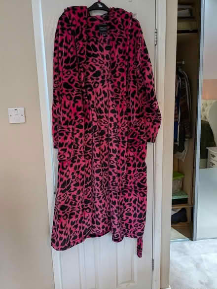 Photo of free Large plush dressing gown (Camberley GU15) #1