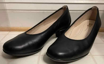 Photo of free 1 pair women’s SAS shoes size 8WW (Piney Orchard) #3