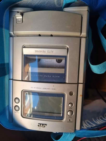 Photo of free JVC stereo with 2 speakers (Hildenborough) #1