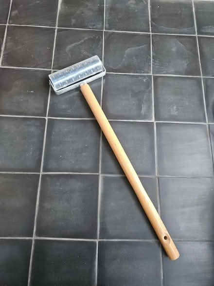 Photo of free wallpaper scorer - great for scoring ceilings (Molesey TW12) #1