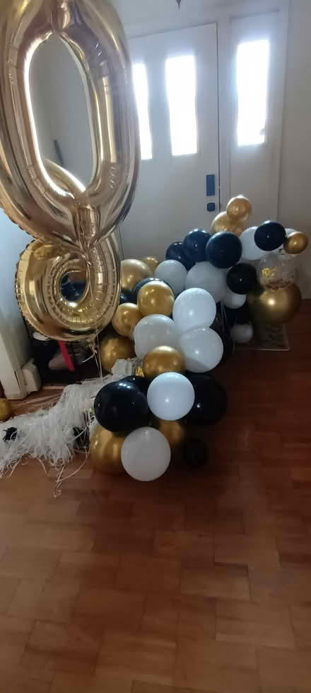 Photo of free Balloon arch n 60 inflated number (07054) #2