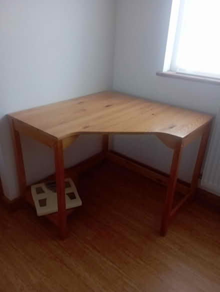 Photo of free Corner kids desk with side unite (High Barnet EN5) #1
