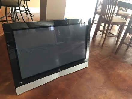 Photo of free Vizio TV. Works. 42” HD (Medinah) #2