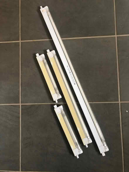 Photo of free Fluorescent light tubes (Heatherton) #2