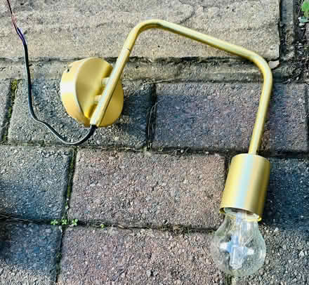 Photo of free Wall light with bulb (Bromley BR2) #1