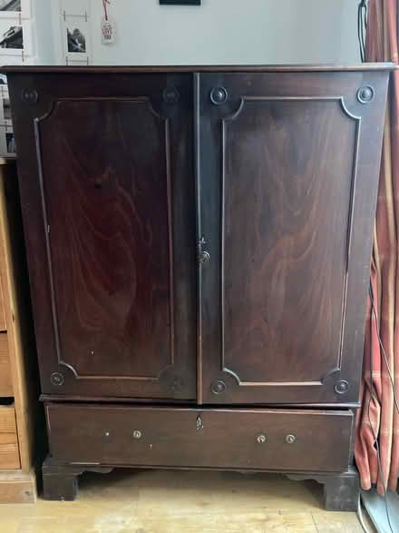 Photo of free Gentleman’s wardrobe (SW2) #3