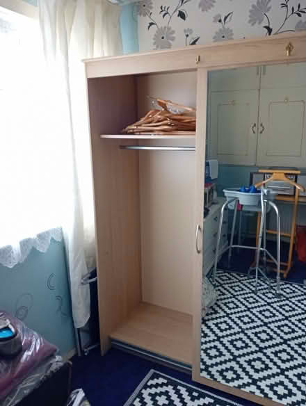 Photo of free Double hanging wardrobe, mirror door, has been dismantled (Netteswell CM20) #2