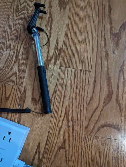 Photo of free selfie stick (North Vanier) #1