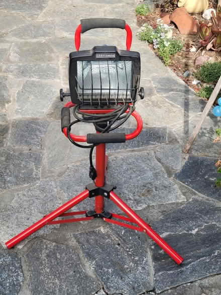 Photo of free Shop light on tripod (Cupertino) #1