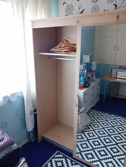 Photo of free Double hanging wardrobe, mirror door, has been dismantled (Netteswell CM20) #3