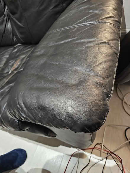 Photo of free 2 seater couch. Can deliver (TW5, Hounslow West) #4