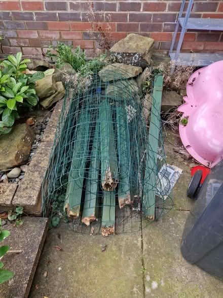 Photo of free 30 foot wire mesh fence (Meersbrook S8) #1
