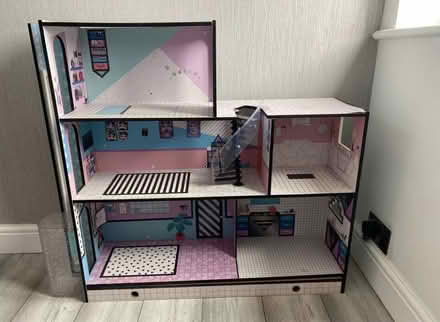 Photo of free LOL doll house (Horndon SS17) #1
