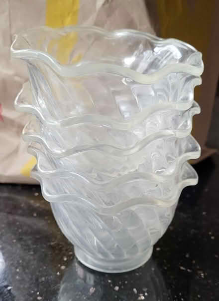 Photo of free 5 small plastic bowls (Heston UB2) #1
