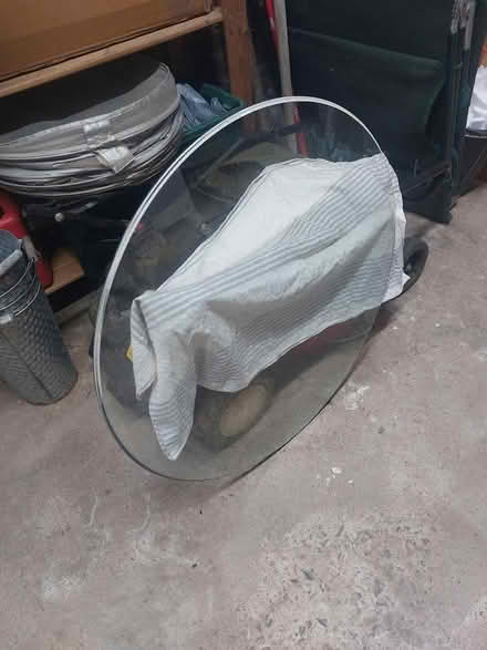 Photo of free Round glass sheets (WR5) #1