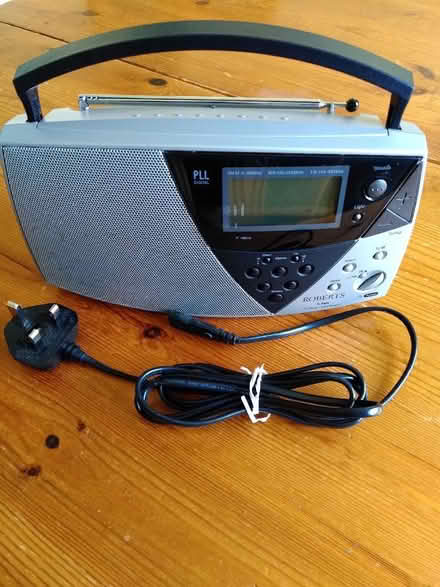 Photo of free Roberts FM radio (Chipping Norton OX7) #1