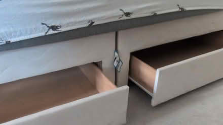 Photo of free King size Divan bed (Wimbledon Village SW19) #3