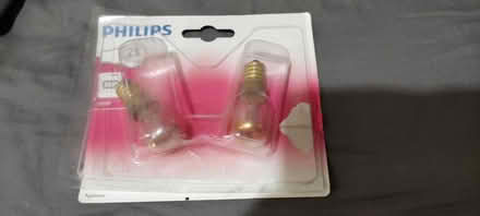 Photo of free Philips 25W Oven bulbs - unused (Surbiton KT6) #1