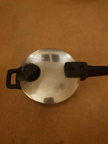 Photo of free ELO Pressure Cooker (Dun Laoghaire/glenageary) #1