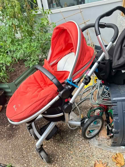 Photo of free Silver cross pram and car seat (SE5 camberwell) #3