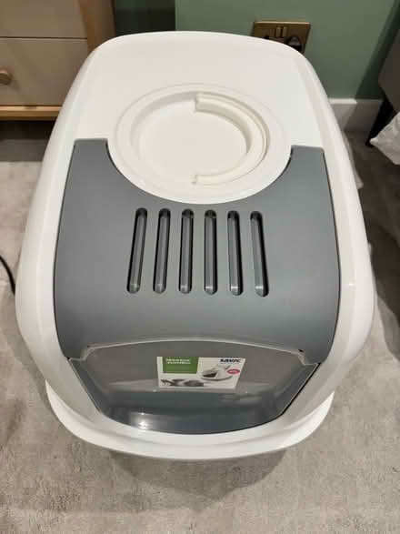 Photo of free Hooded jumbo cat loo (Nunhead SE15) #2