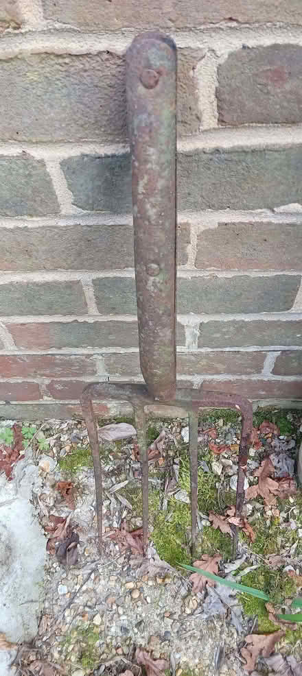 Photo of free Garden fork (Whitemans Green RH17) #2