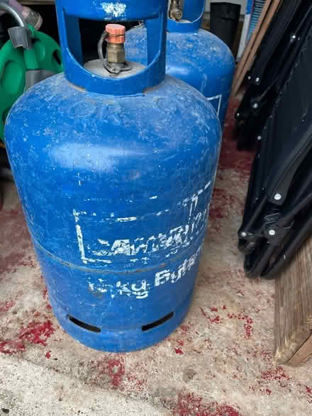 Photo of free Gas cylinders with has (Handbridge CH4) #1