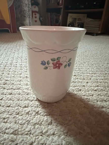 Photo of free Pfaltzgraff Bonnie Brae Vase (Phoenixville, PA) #1