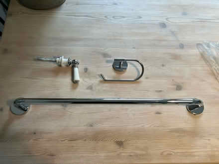 Photo of free Bathroom bits (Croxley Green WD3) #1
