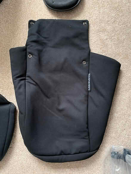 Photo of free Ickle Bubba Carrycot & Changing Bag for Stomp Travel System (Iver Heath Fields SL0) #3