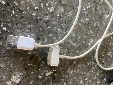 Photo of free IPOD Charger (Creditview & Brittannia) #1