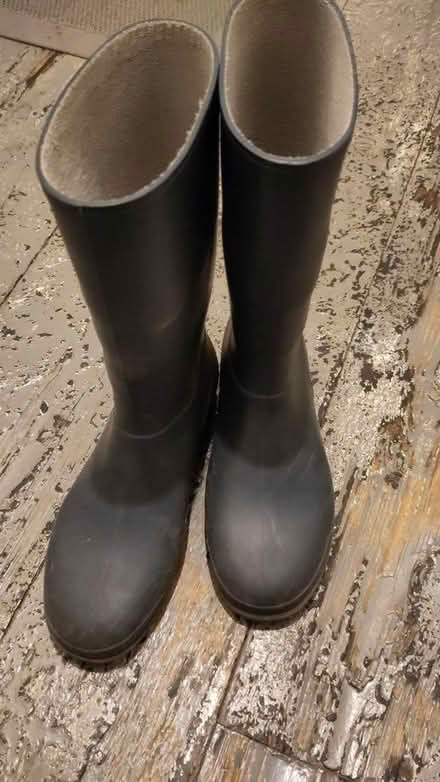 Photo of free Children's wellies size 2 - 34 (L1 Liverpool City Centre) #1