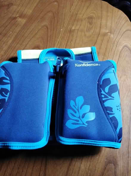 Photo of free Swimming vest / aid age 2-3 (Newbridge BA1) #1