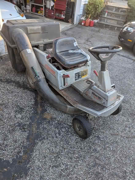 Photo of free Riding Lawn Mower (Hawthorne) #3