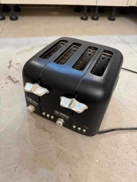 Photo of free 4 slice toaster (CV5) #1