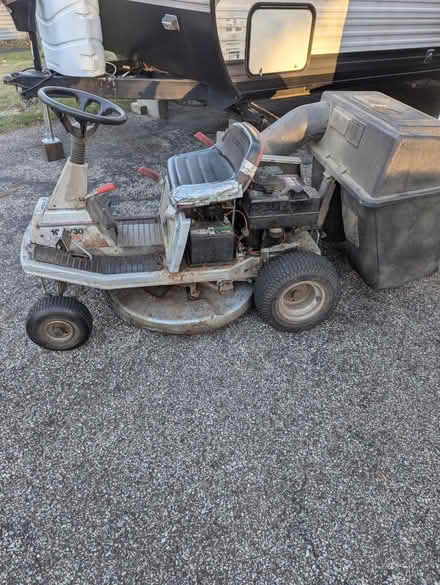 Photo of free Riding Lawn Mower (Hawthorne) #1