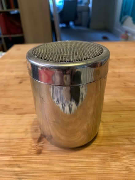 Photo of free Powder shaker/duster (Malvern Link WR14) #1