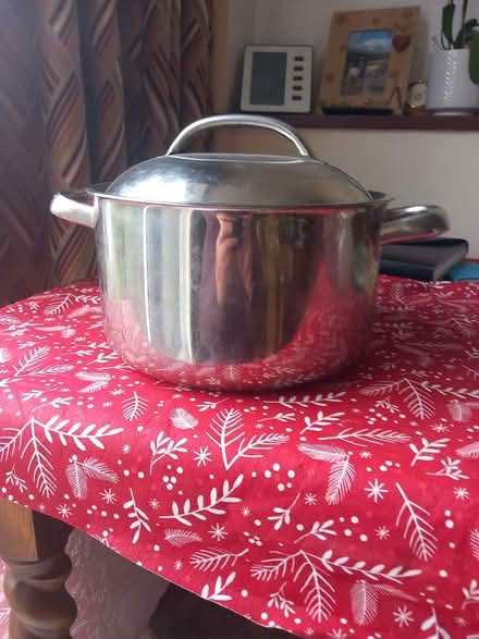 Photo of free Large stainless steel saucepan (Swaythling SO18) #1