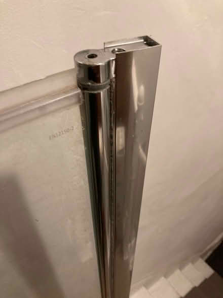 Photo of free Hinged Shower Screen 140x72cm (Elephant & Castle (SE11)) #2